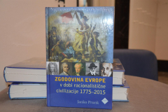 11.5.2016 / Kavarniški večer: predstavitev knjige dr. Janko Prunk / foto Katja Kolenc