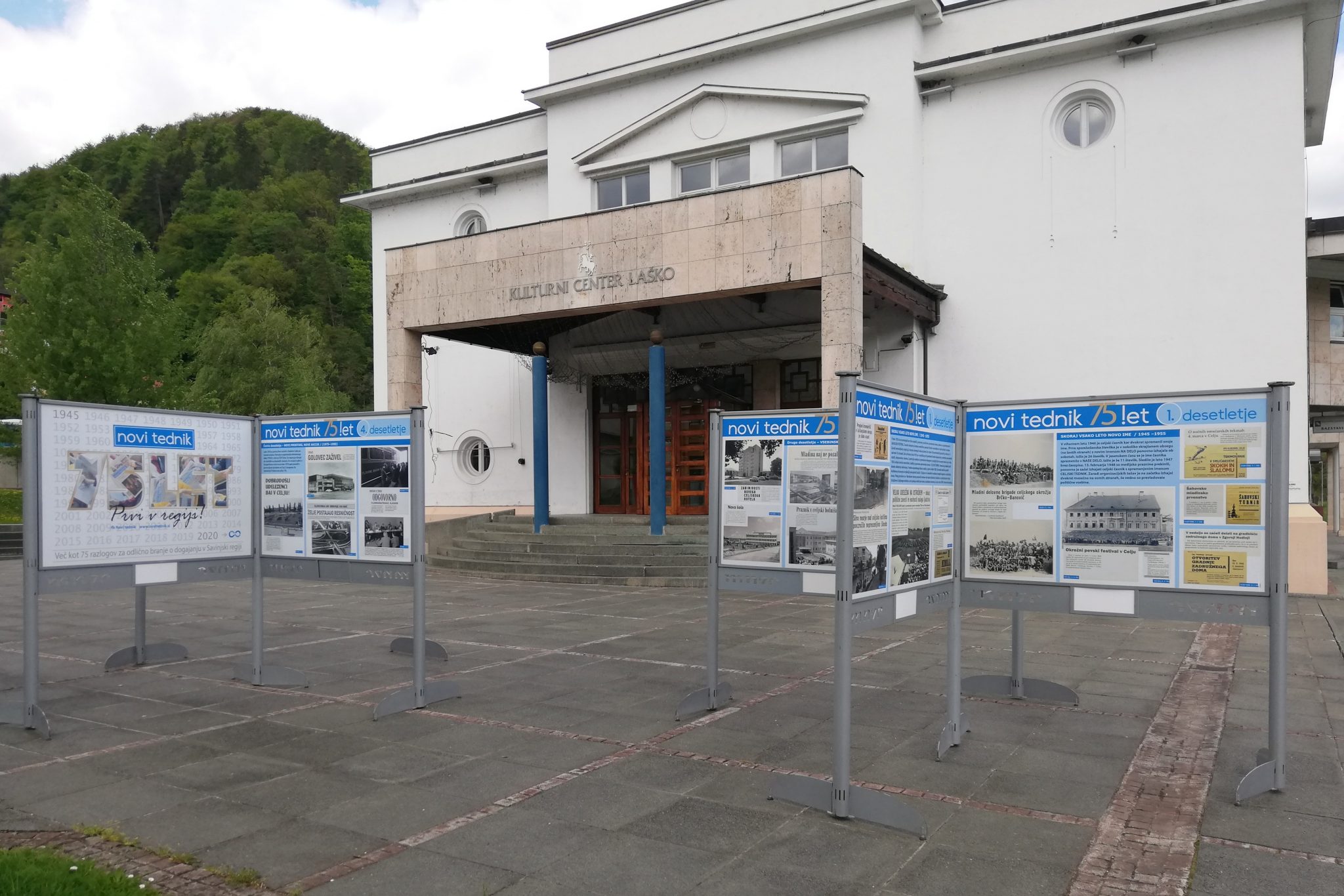 V Laškem na ogled panojska razstava NOVI TEDNIK 75 let